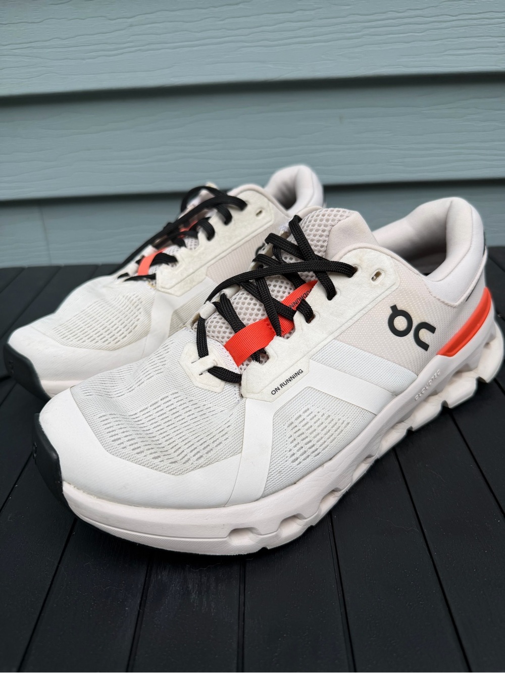 On Cloudrunner women's white Mesh Running Sneakers Lace Up Low Top Sz 10